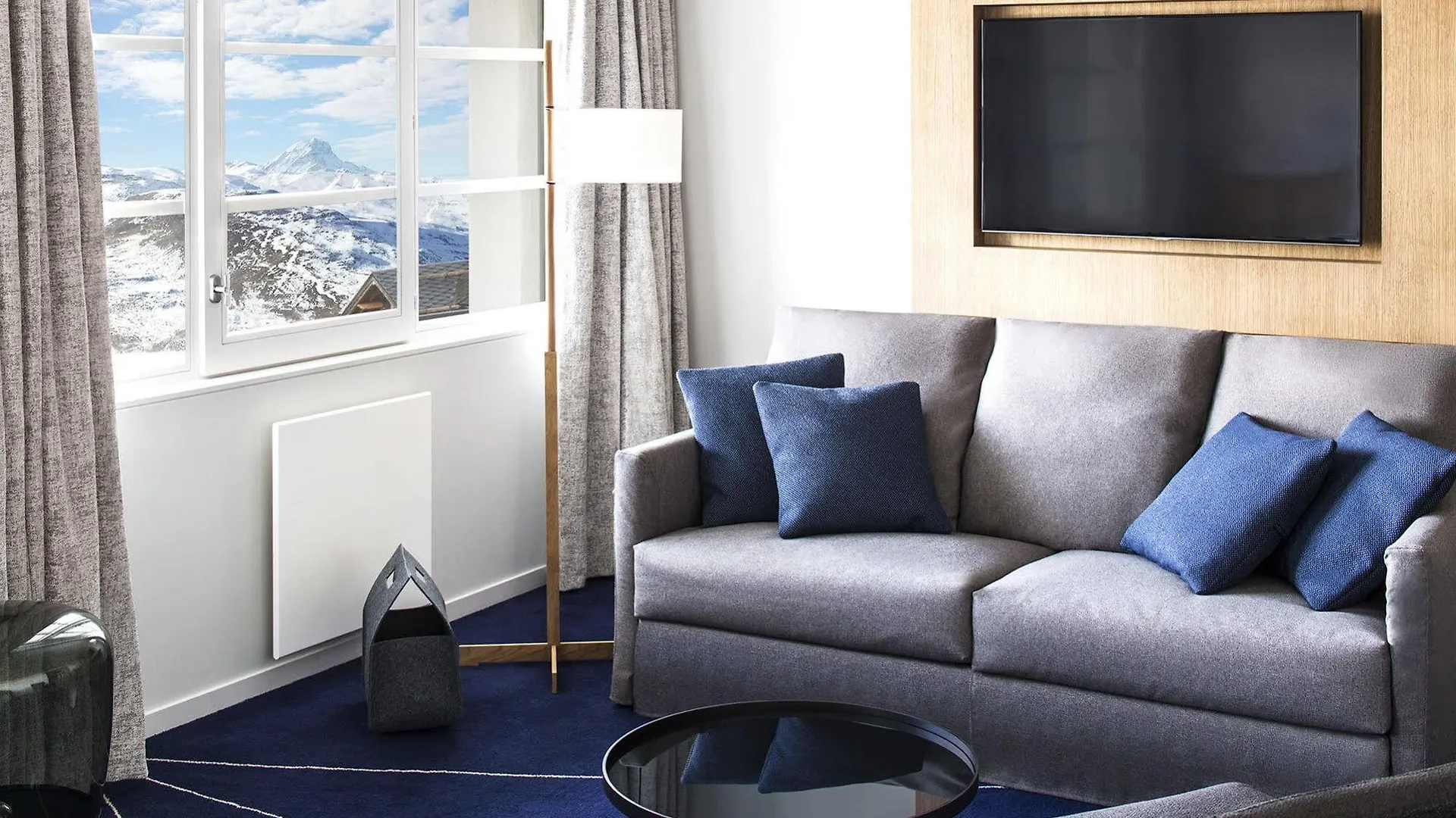 Hotel White 1921 Courchevel 4*,